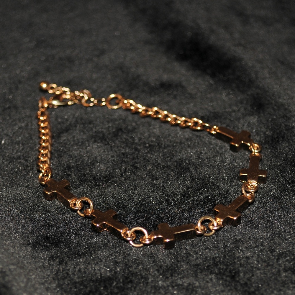 Gold Cross Bracelet Adjustable 8050